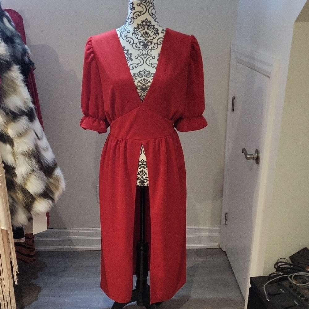 NWT Boohoo Deep V Maxi Blouse